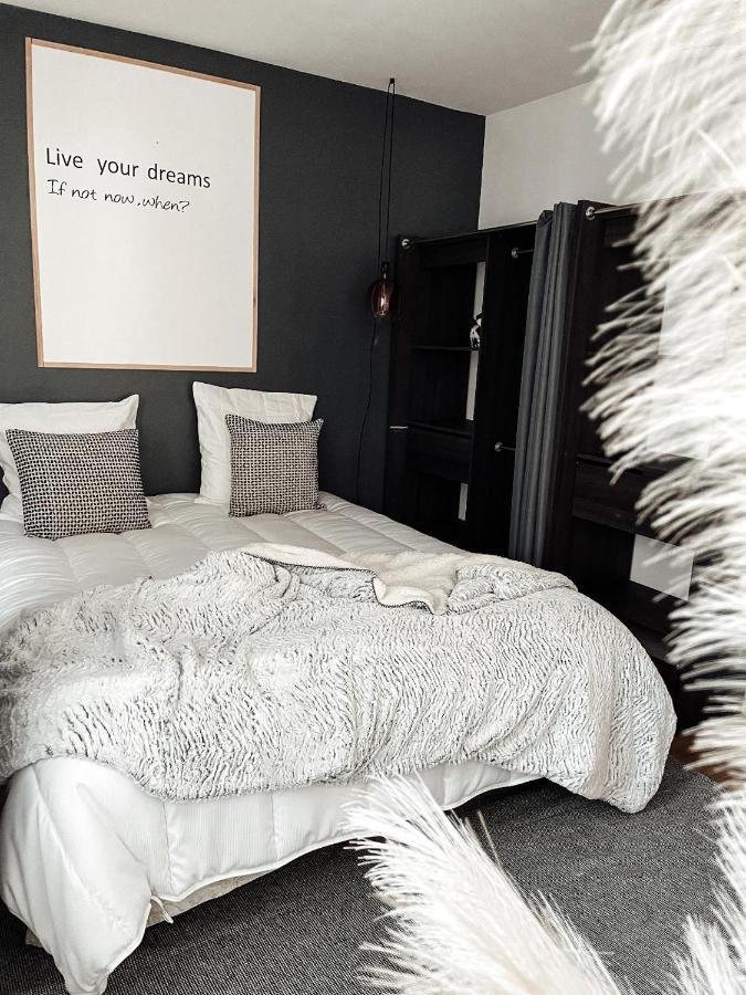 Le Cocon Blanc Metz - T2 - Parking Prive - Balcon - Nouvelle Ville, Gare Екстериор снимка